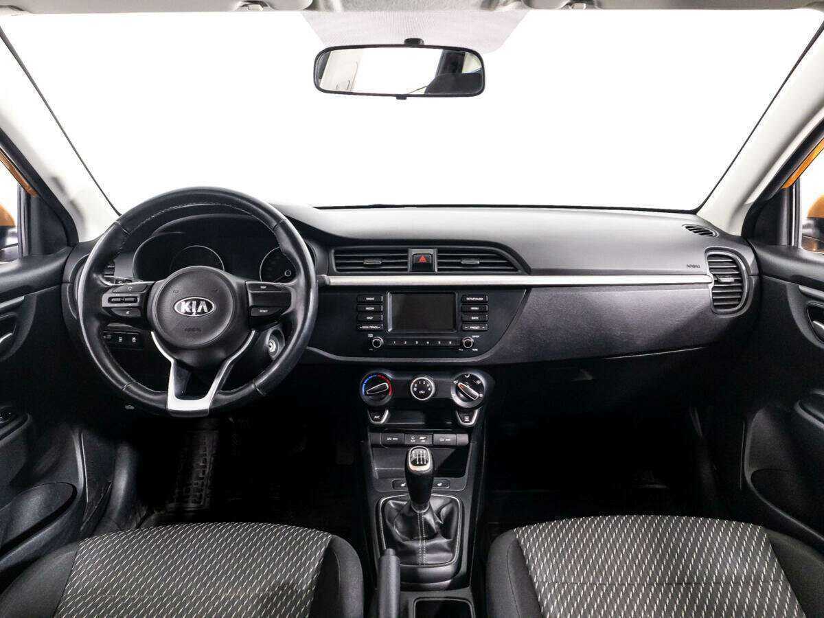 Kia Rio с пробегом — 2017 год. Фото: #12