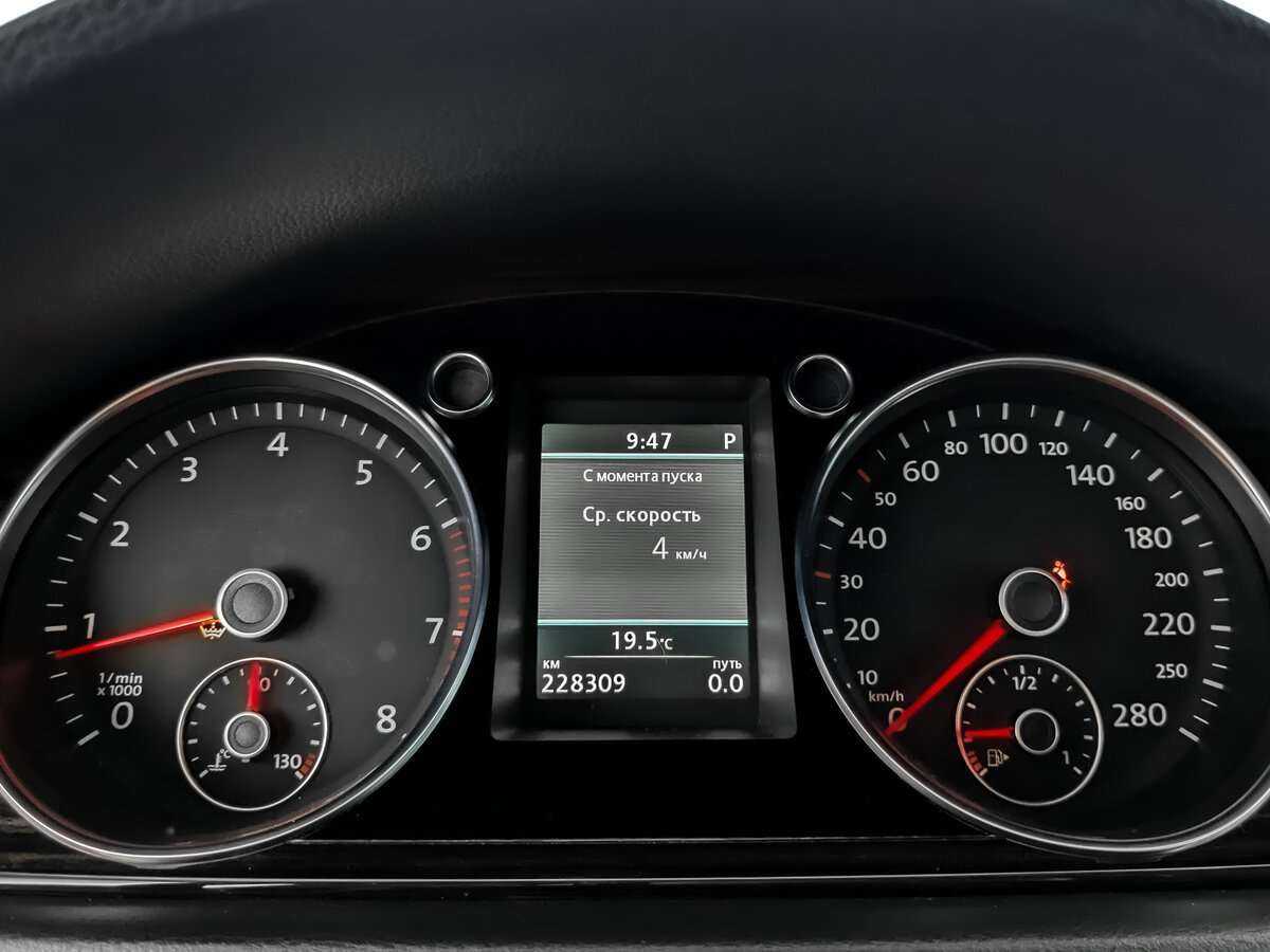 Volkswagen Passat CC с пробегом — 2013 год. Фото: #13