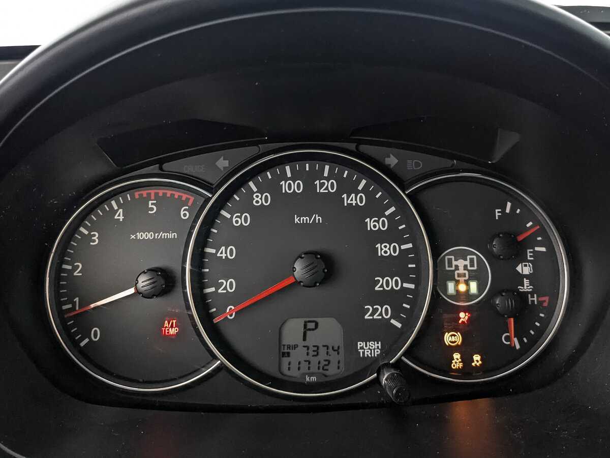 Mitsubishi Pajero Sport с пробегом — 2013 год. Фото: #15