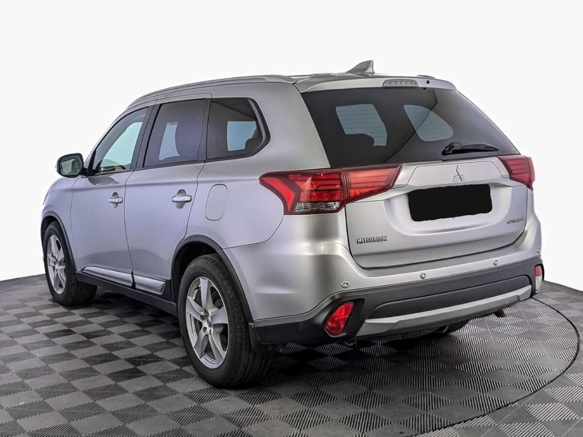 Mitsubishi Outlander с пробегом — 2017 год. Фото: #6