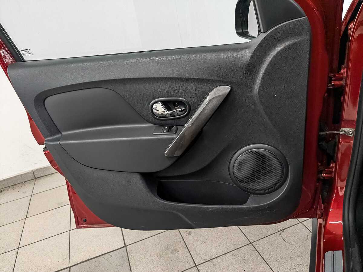 Renault Sandero с пробегом — 2019 год. Фото: #16