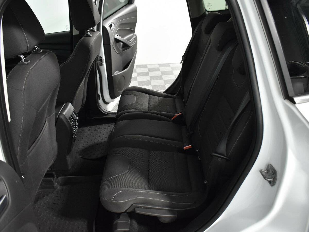 Ford Kuga с пробегом — 2014 год. Фото: #11