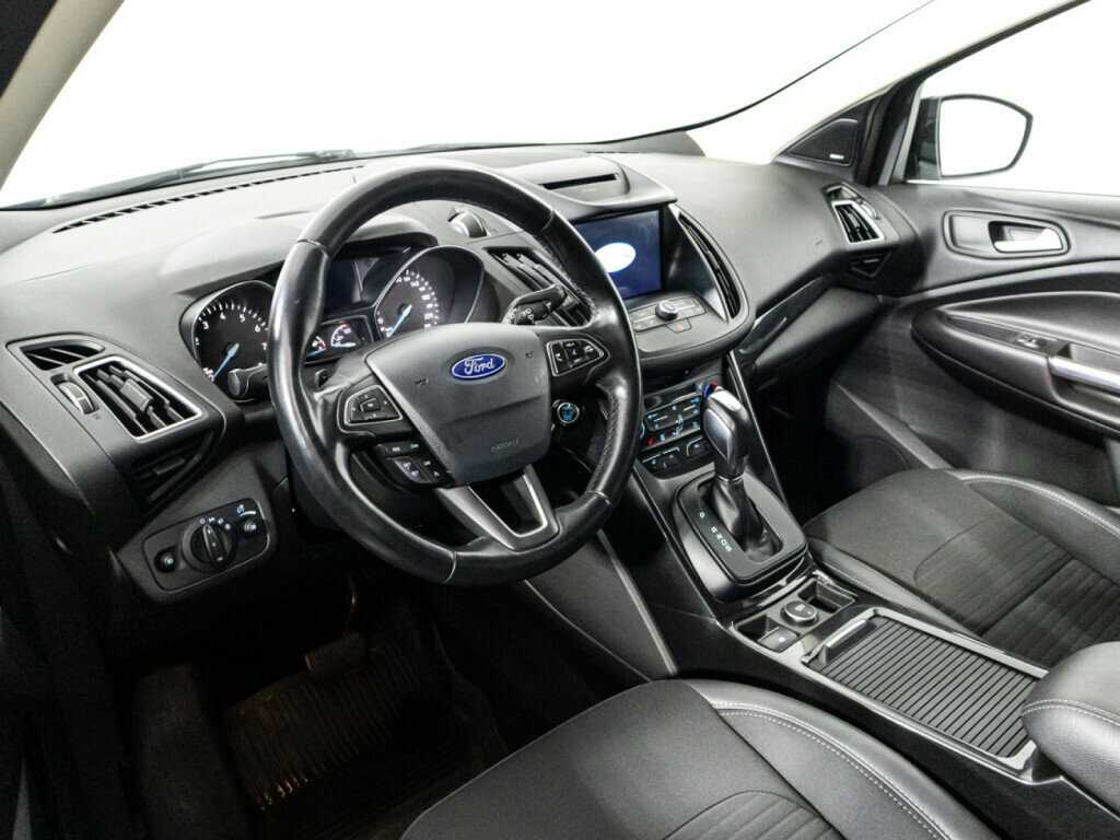 Ford Kuga с пробегом — 2017 год. Фото: #10