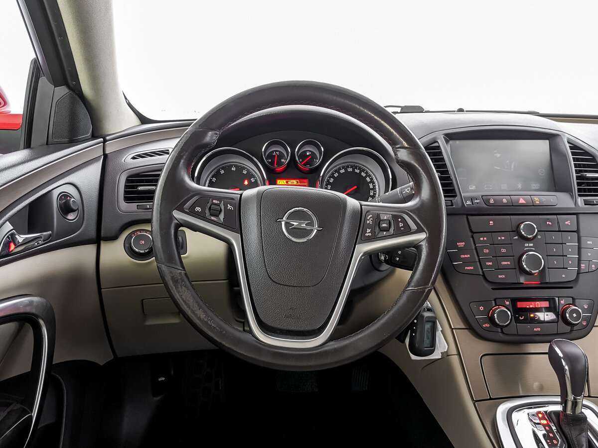 Opel Insignia с пробегом — 2012 год. Фото: #16