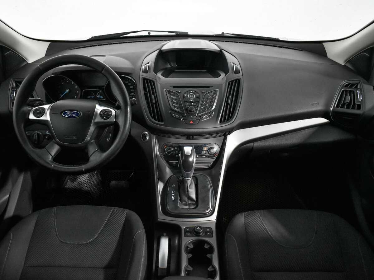 Ford Kuga с пробегом — 2015 год. Фото: #11