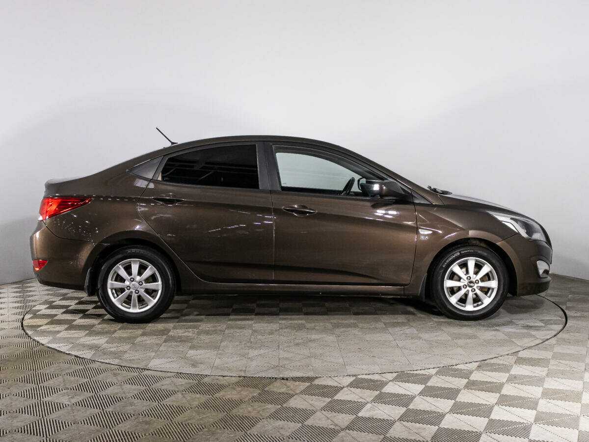 Hyundai Solaris с пробегом — 2015 год. Фото: #3