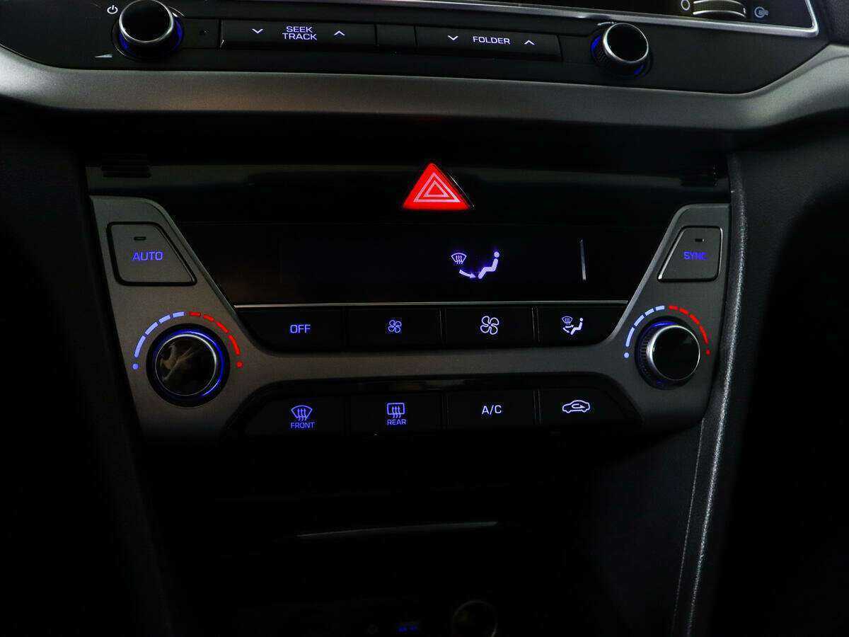 Hyundai Elantra с пробегом — 2018 год. Фото: #13