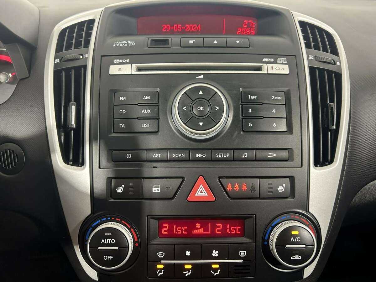 Kia Ceed с пробегом — 2012 год. Фото: #11