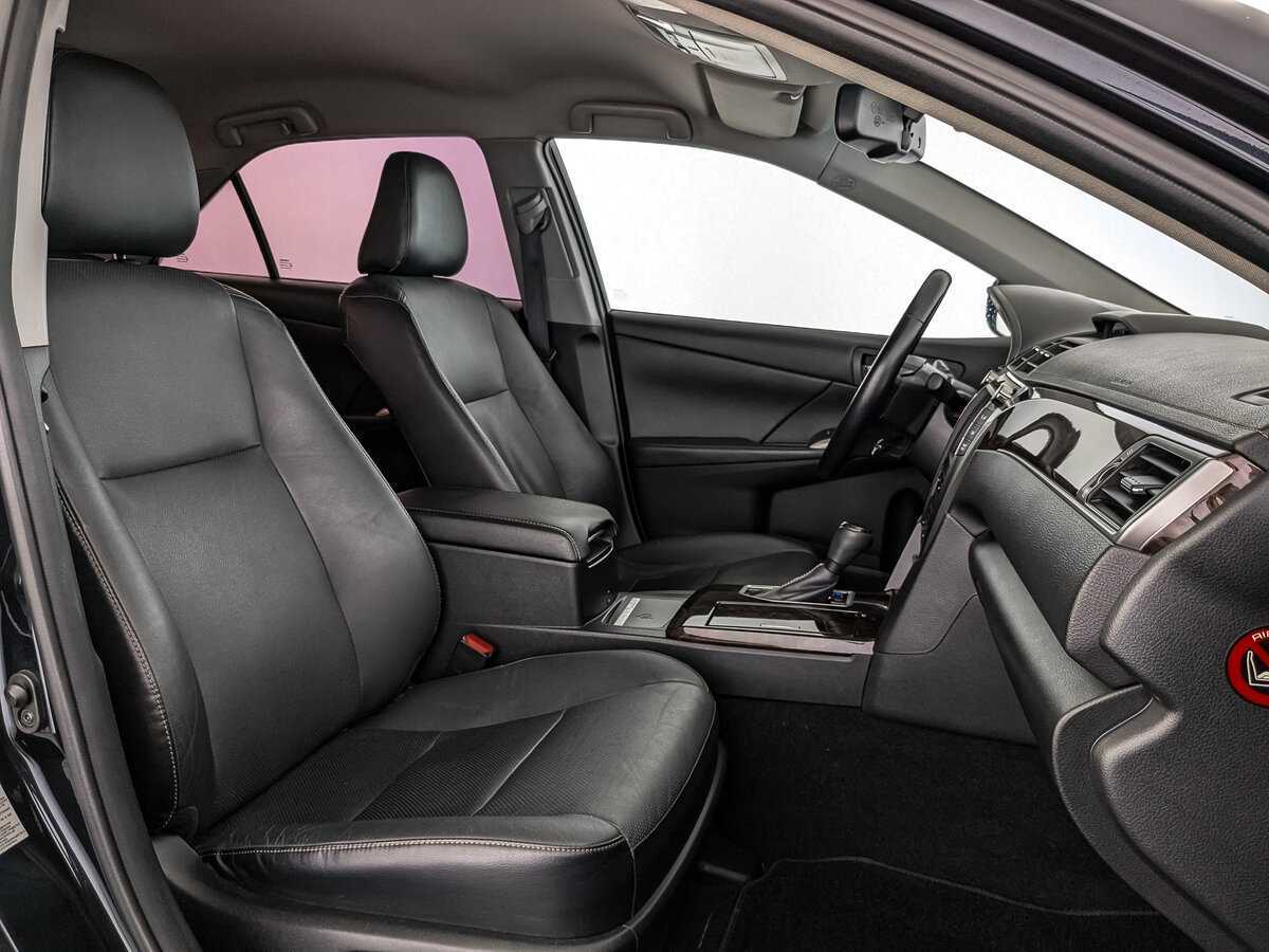 Toyota Camry с пробегом — 2016 год. Фото: #19