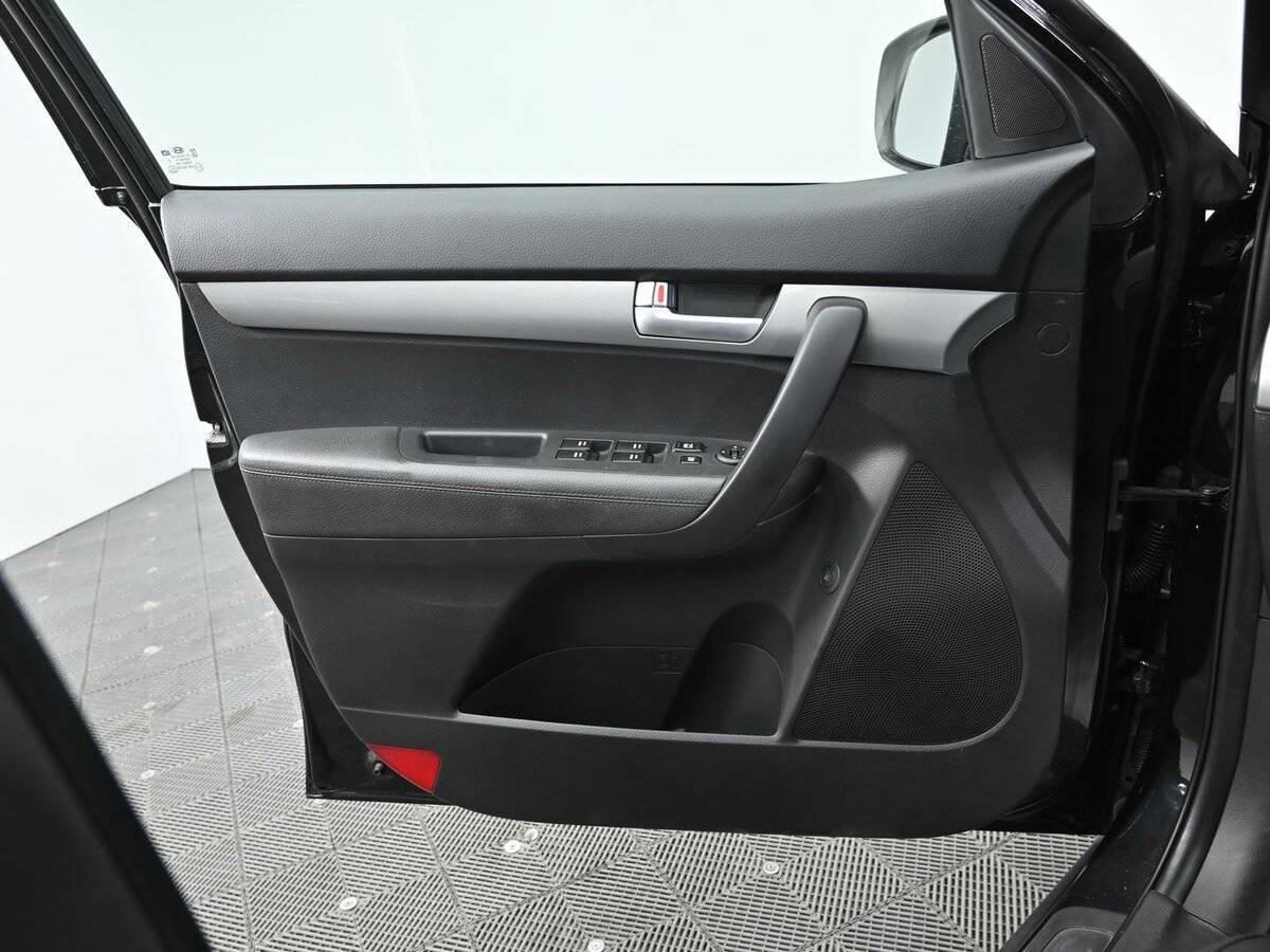 Kia Sorento с пробегом — 2015 год. Фото: #6