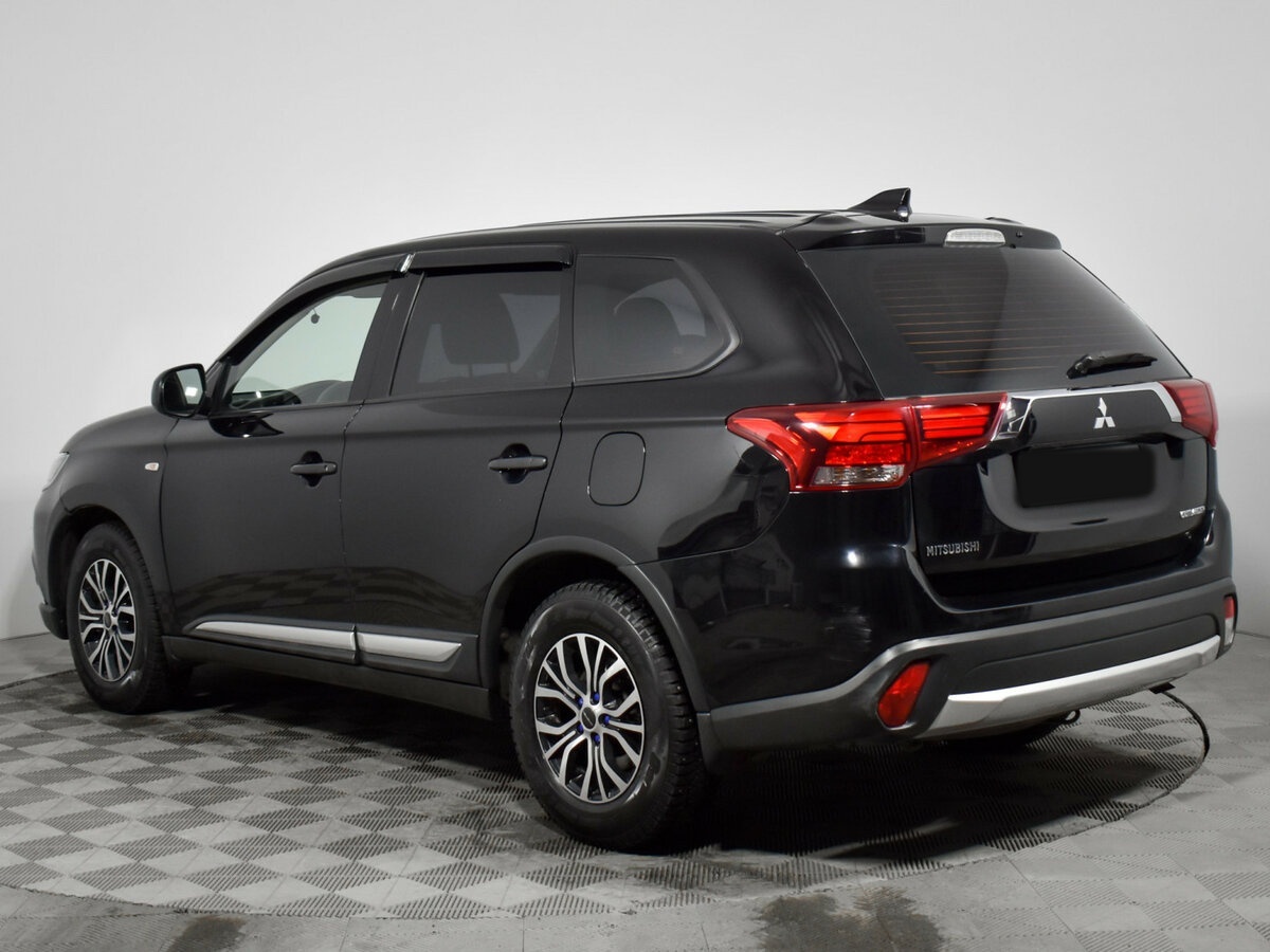 Mitsubishi Outlander с пробегом — 2018 год. Фото: #5