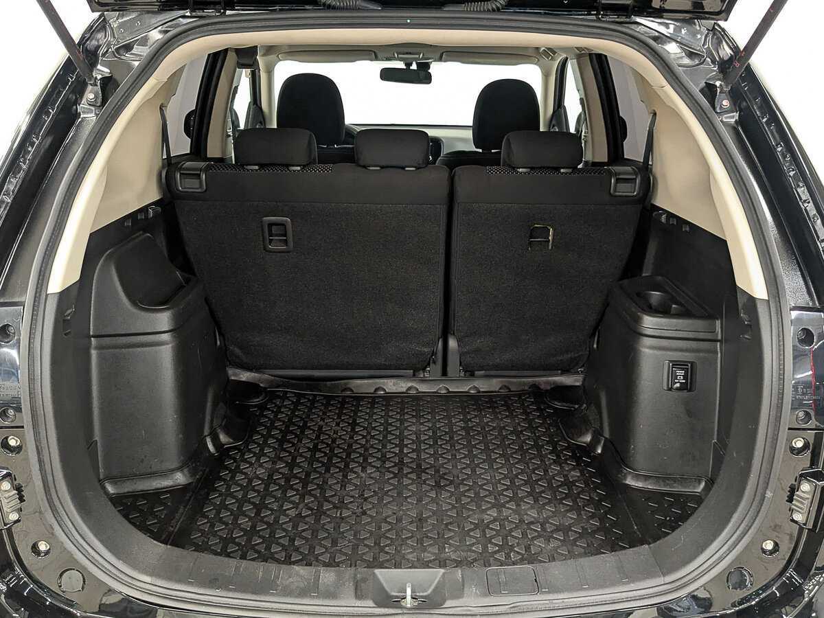 Mitsubishi Outlander с пробегом — 2018 год. Фото: #8