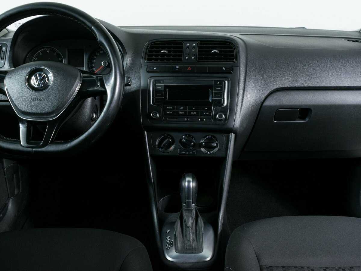 Volkswagen Polo с пробегом — 2017 год. Фото: #8