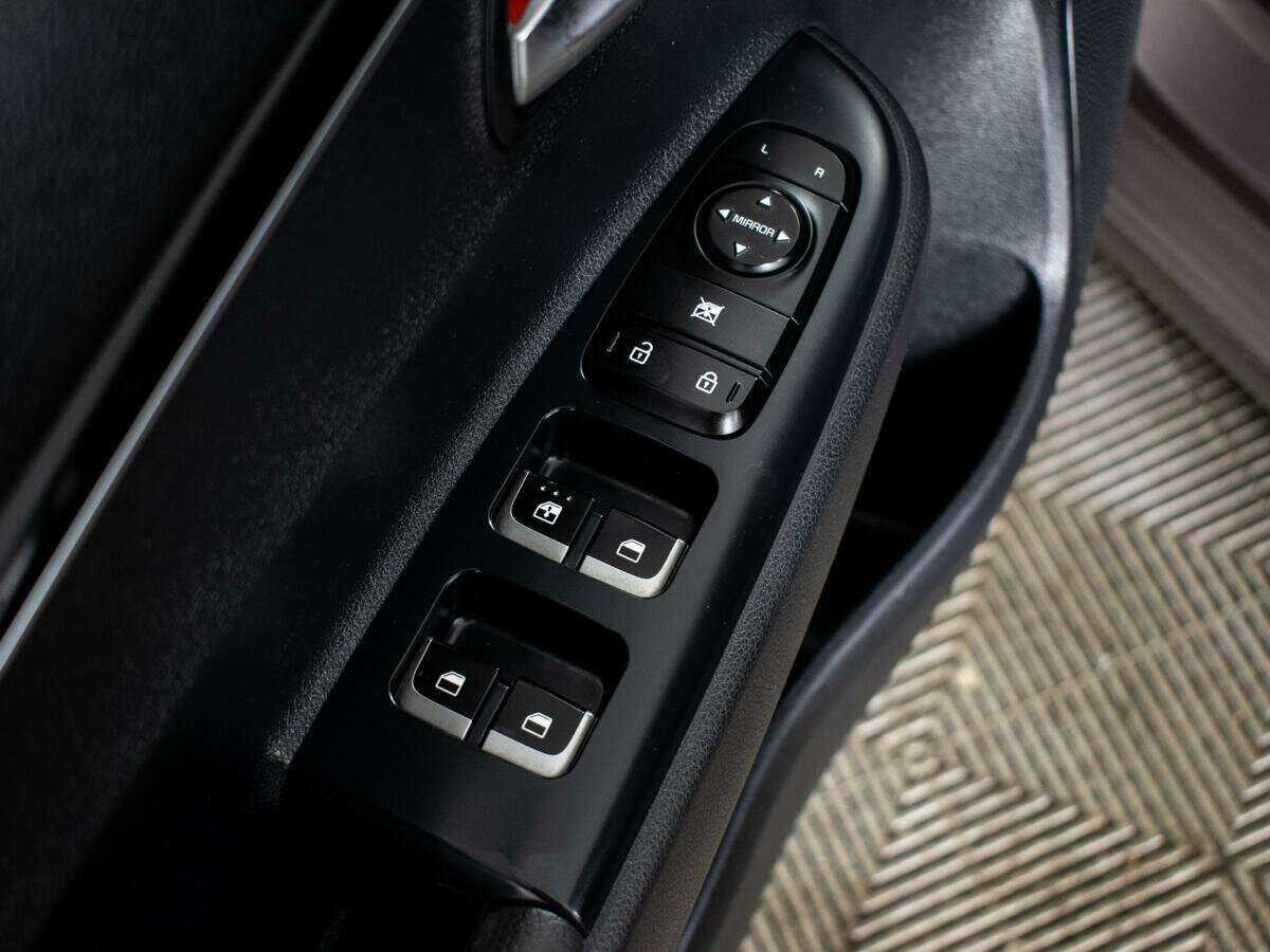 Kia Rio с пробегом — 2017 год. Фото: #10