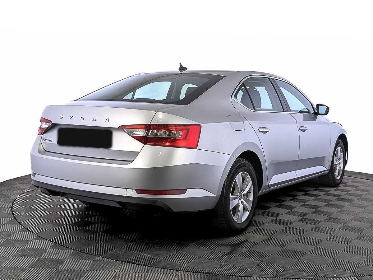 Skoda Superb с пробегом — 2021 год. Фото: #4