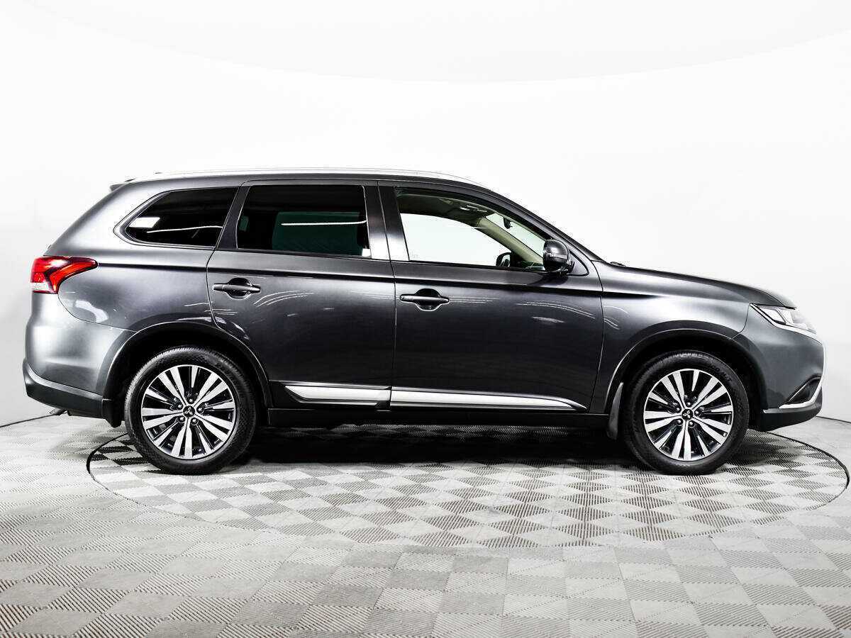 Mitsubishi Outlander с пробегом — 2020 год. Фото: #3