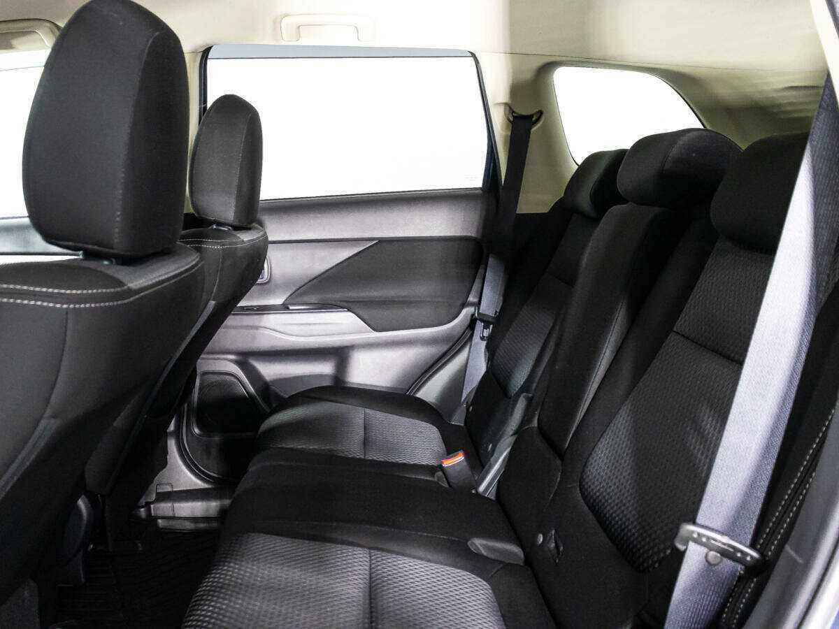 Mitsubishi Outlander с пробегом — 2018 год. Фото: #9