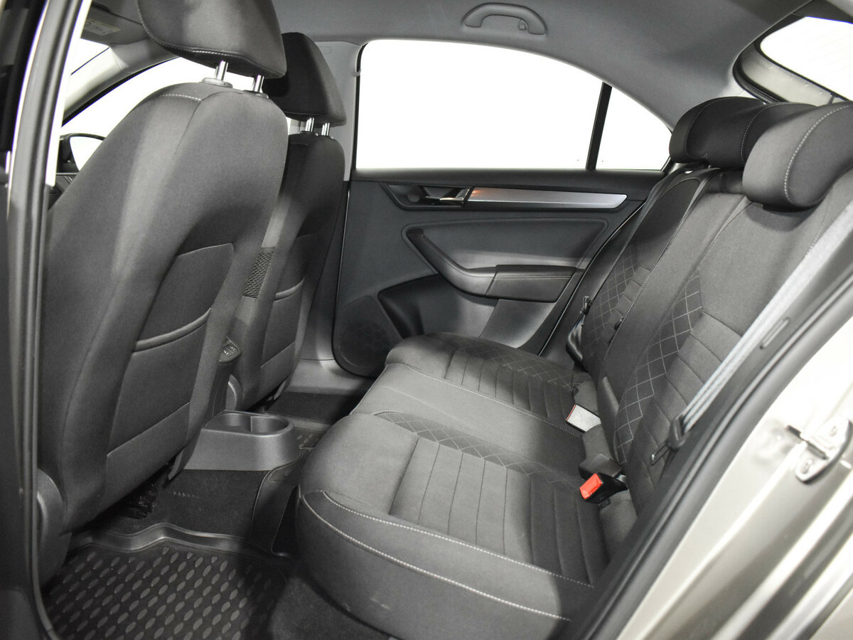 Skoda Rapid с пробегом — 2019 год. Фото: #11