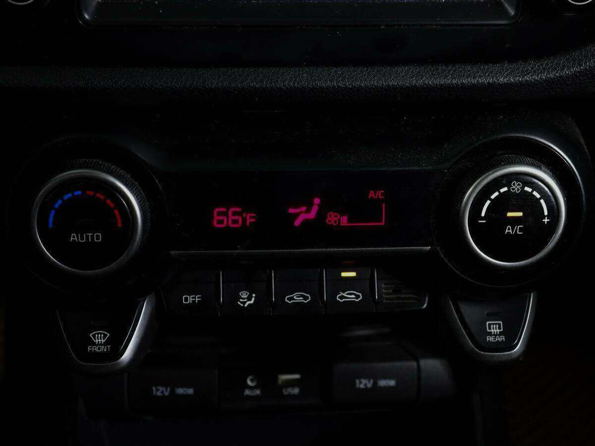 Kia Rio с пробегом — 2018 год. Фото: #18