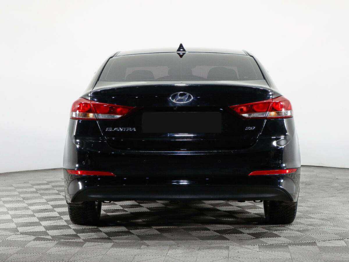 Hyundai Elantra с пробегом — 2017 год. Фото: #5