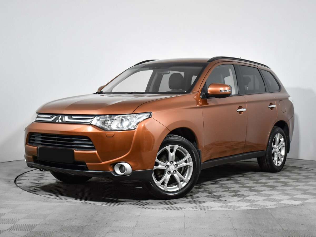 Mitsubishi Outlander с пробегом — 2012 год. Фото: #0