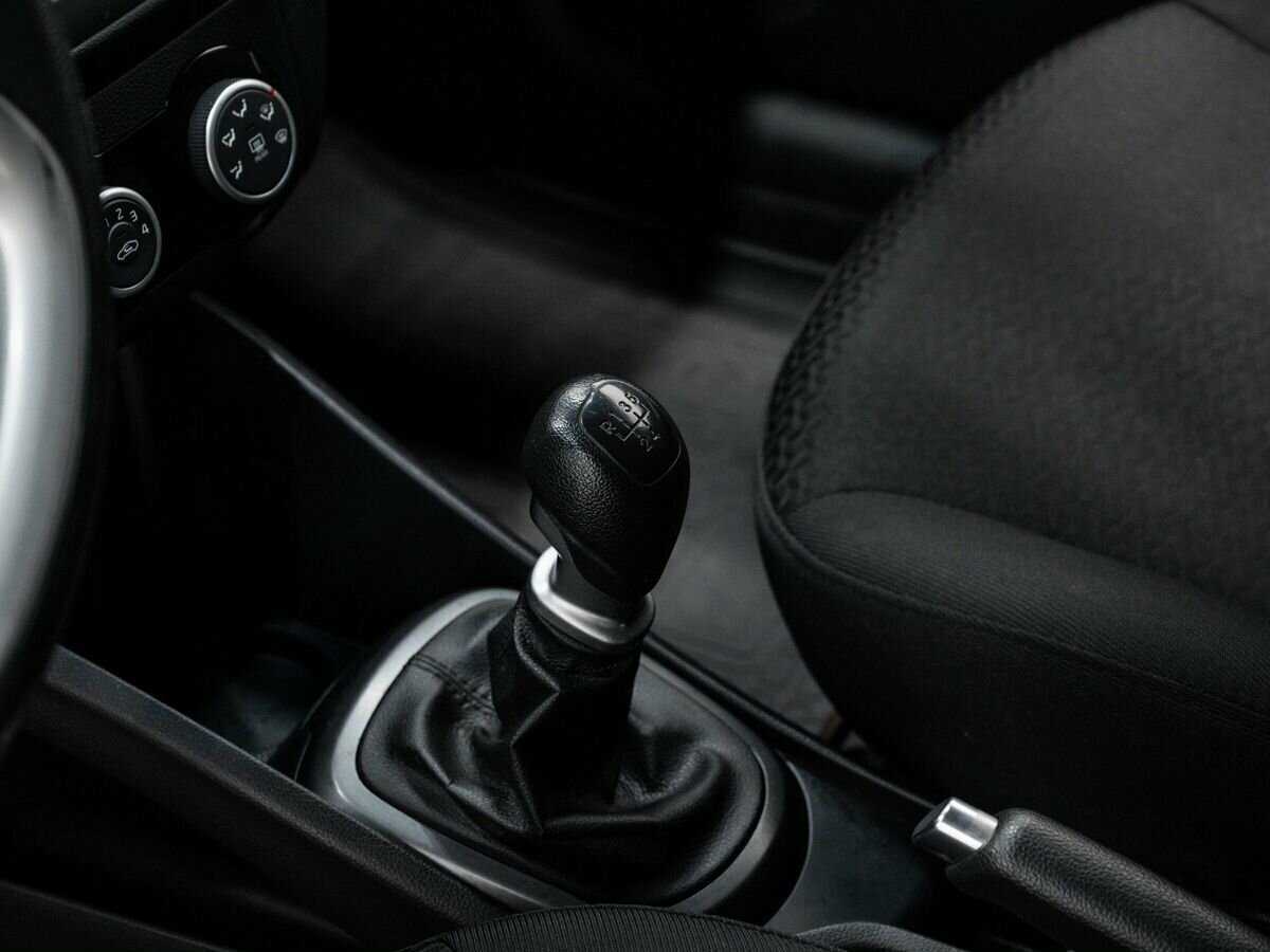 Kia Rio с пробегом — 2015 год. Фото: #15