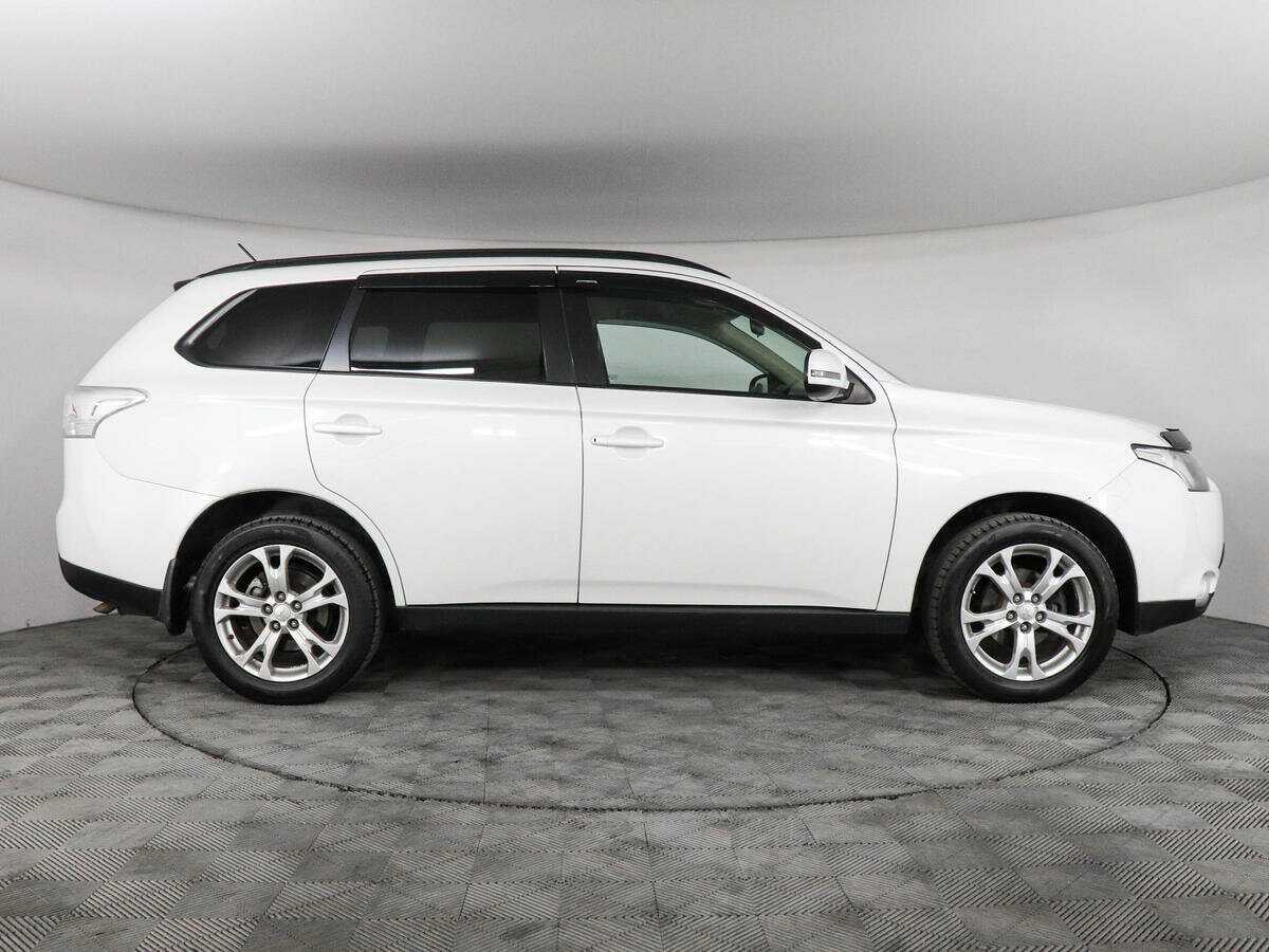 Mitsubishi Outlander с пробегом — 2013 год. Фото: #3