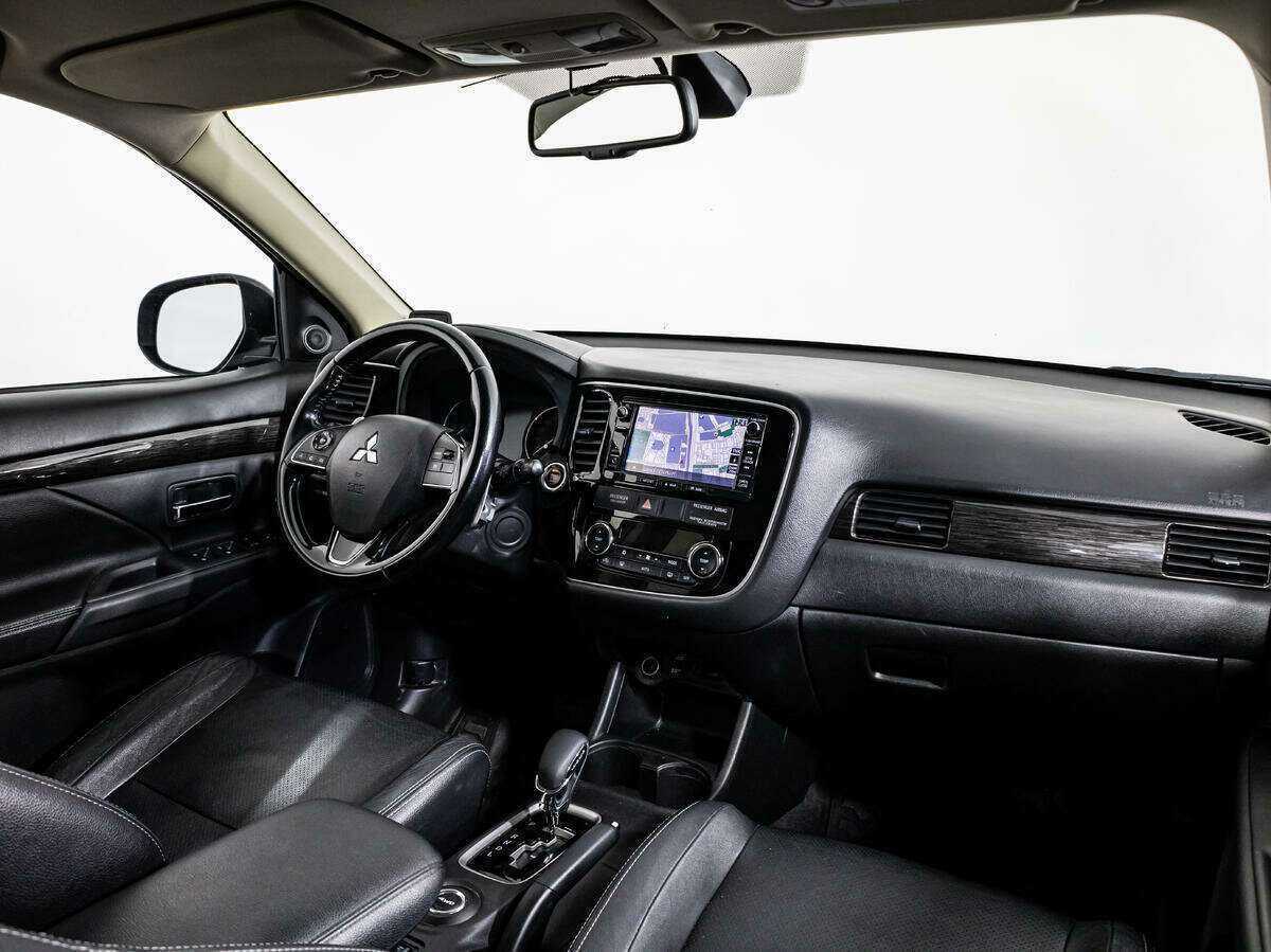 Mitsubishi Outlander с пробегом — 2016 год. Фото: #8