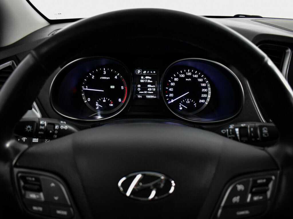 Hyundai Santa Fe с пробегом — 2016 год. Фото: #14