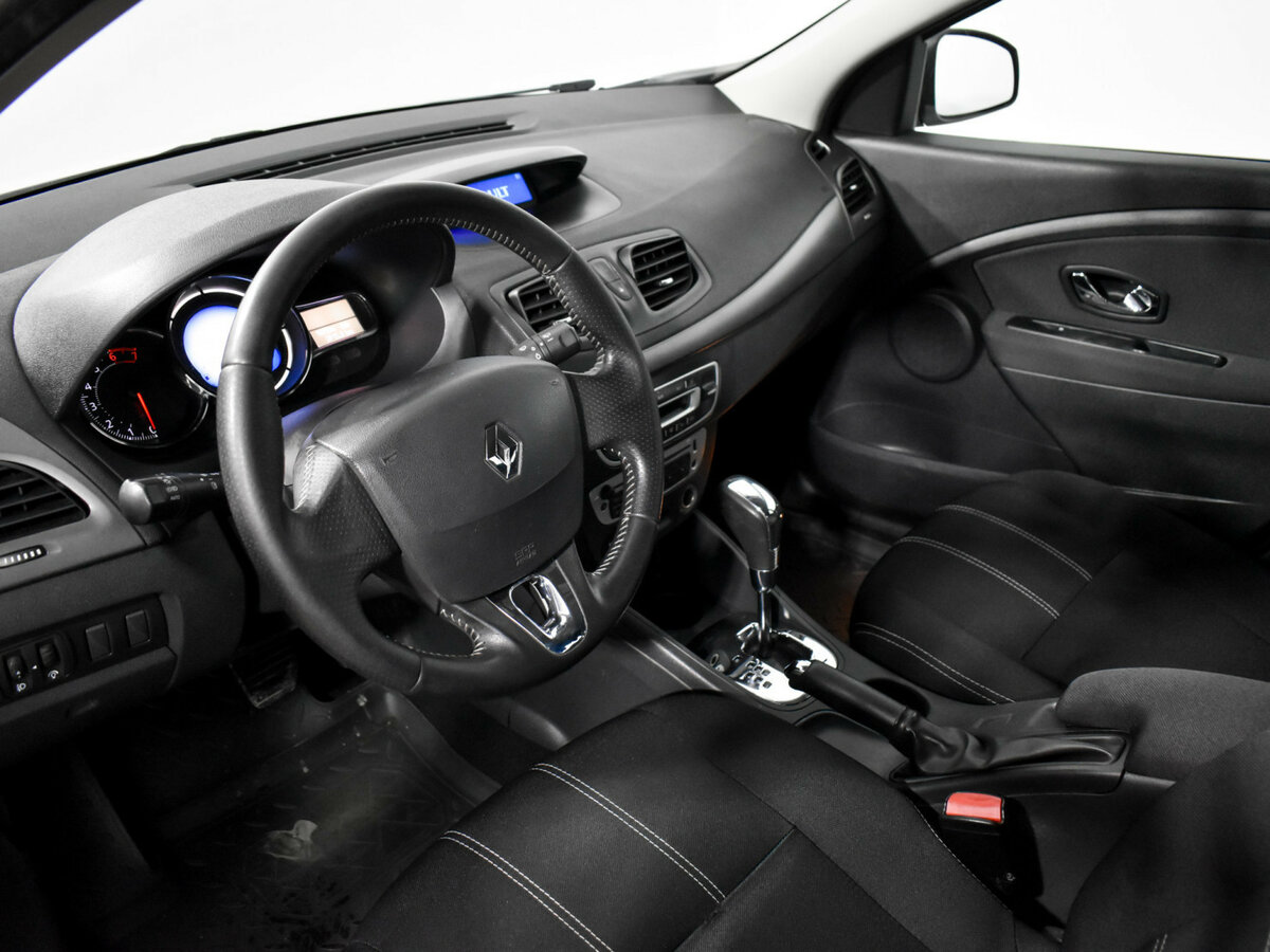 Renault Megane с пробегом — 2013 год. Фото: #8
