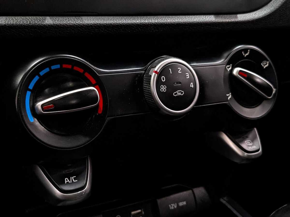 Kia Rio с пробегом — 2020 год. Фото: #17