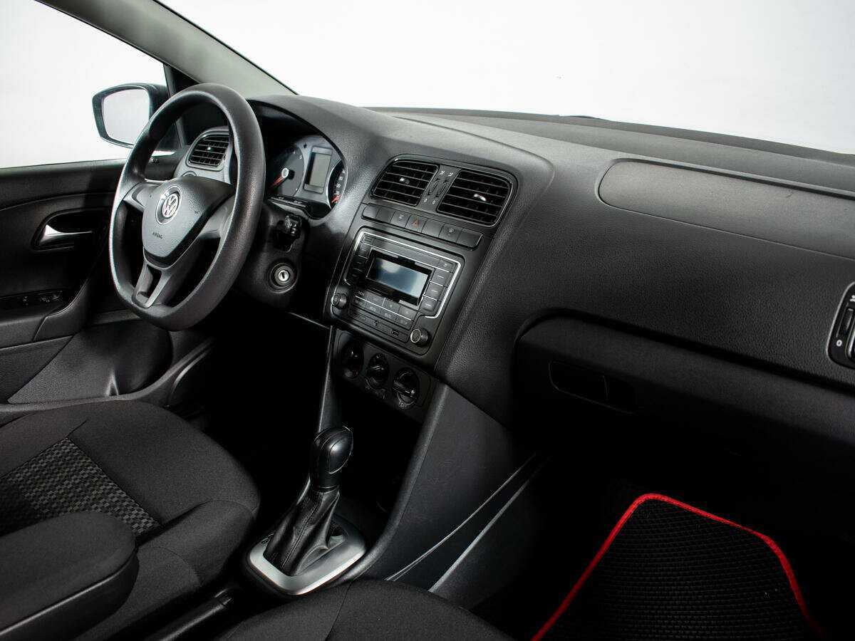 Volkswagen Polo с пробегом — 2018 год. Фото: #6