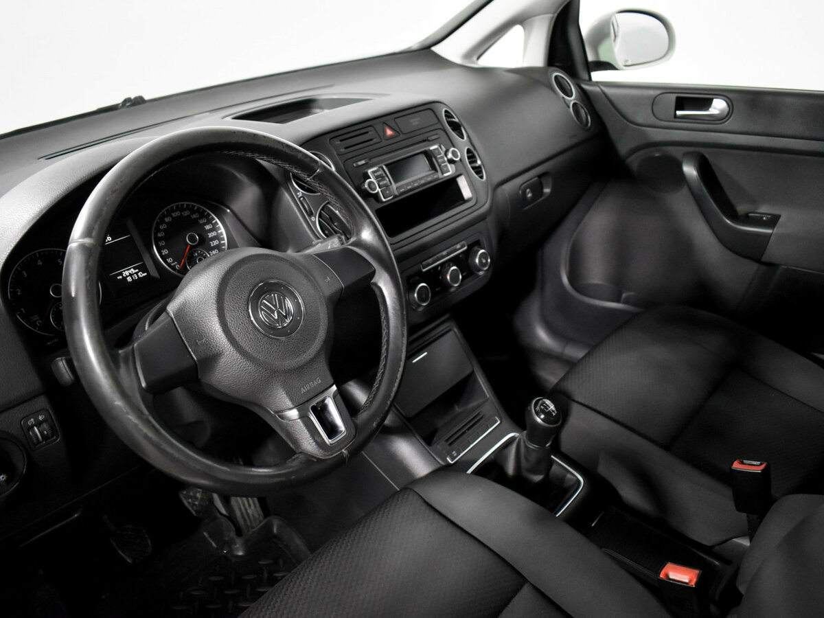 Volkswagen Golf Plus с пробегом — 2013 год. Фото: #8