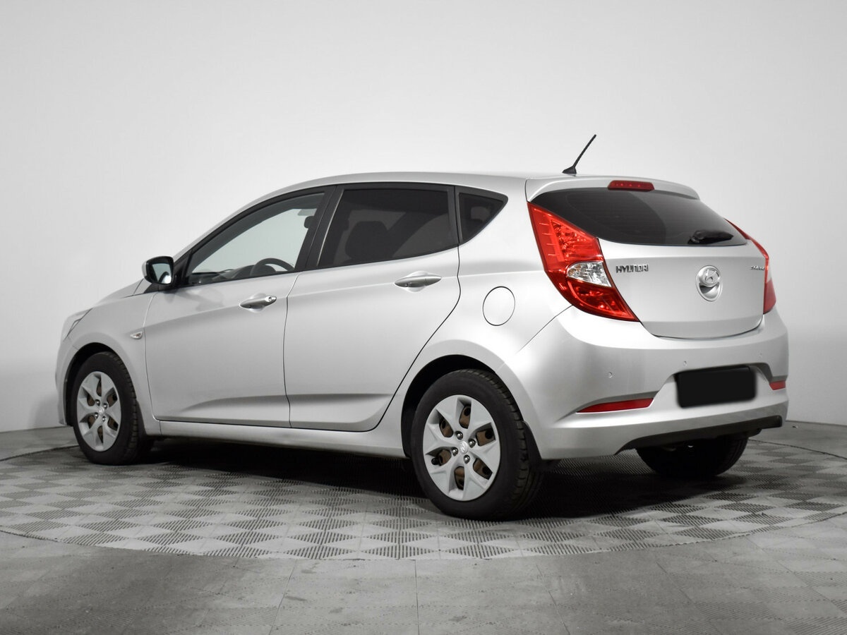 Hyundai Solaris с пробегом — 2015 год. Фото: #6
