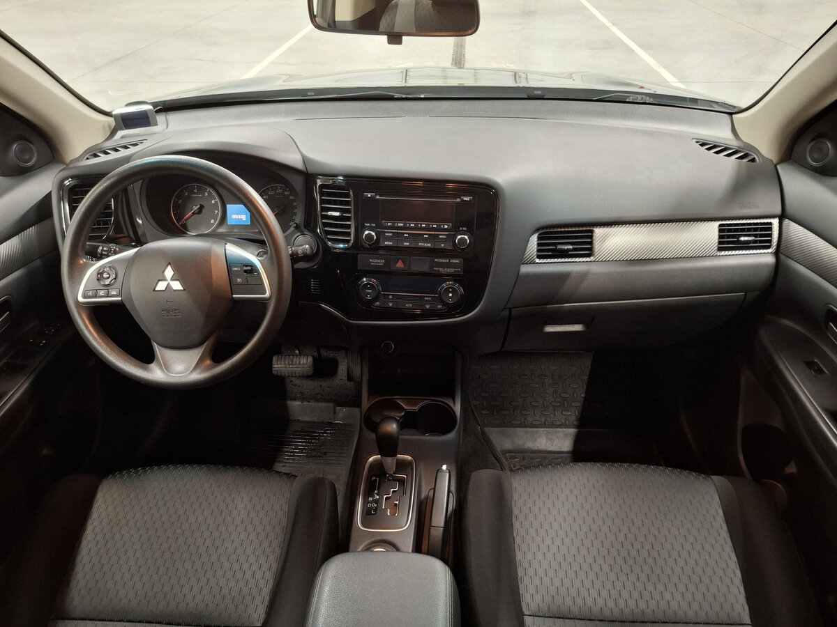 Mitsubishi Outlander с пробегом — 2014 год. Фото: #12