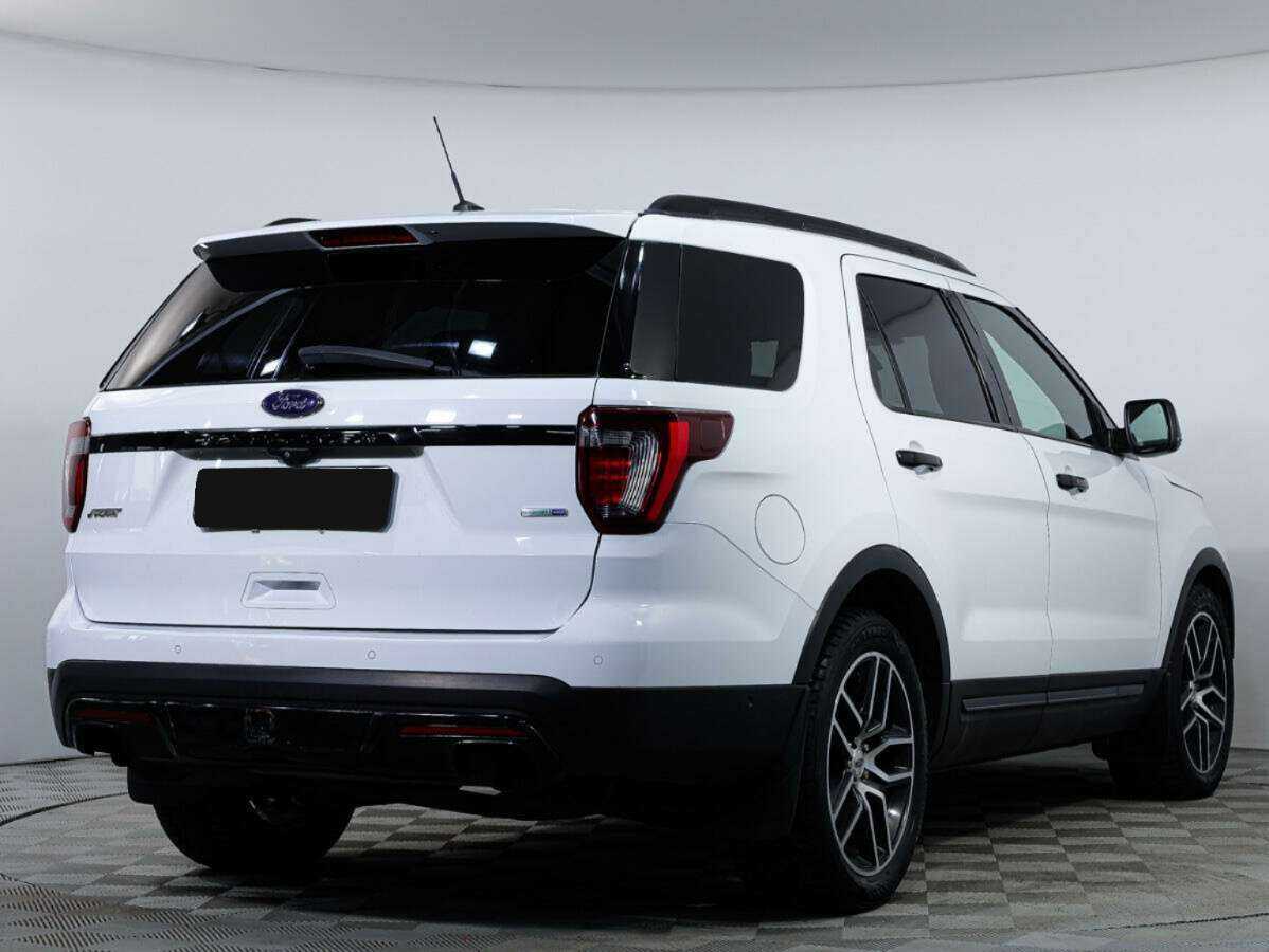 Ford Explorer с пробегом — 2015 год. Фото: #4