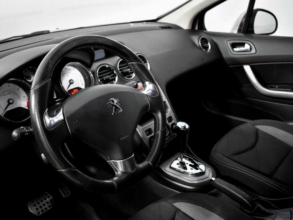 Peugeot 408 с пробегом — 2016 год. Фото: #8