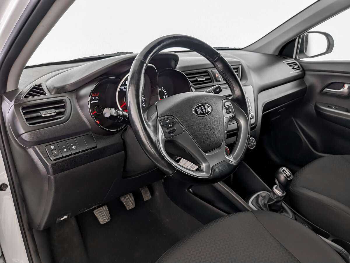 Kia Rio с пробегом — 2016 год. Фото: #13