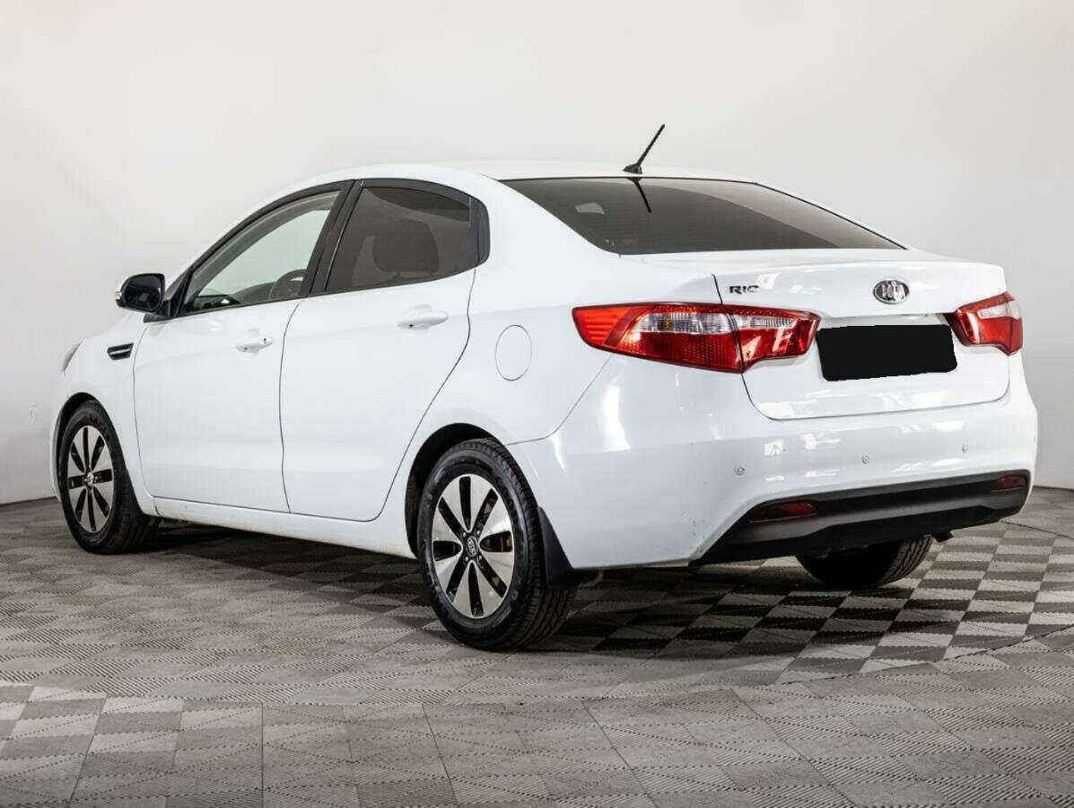 Kia Rio с пробегом — 2012 год. Фото: #6