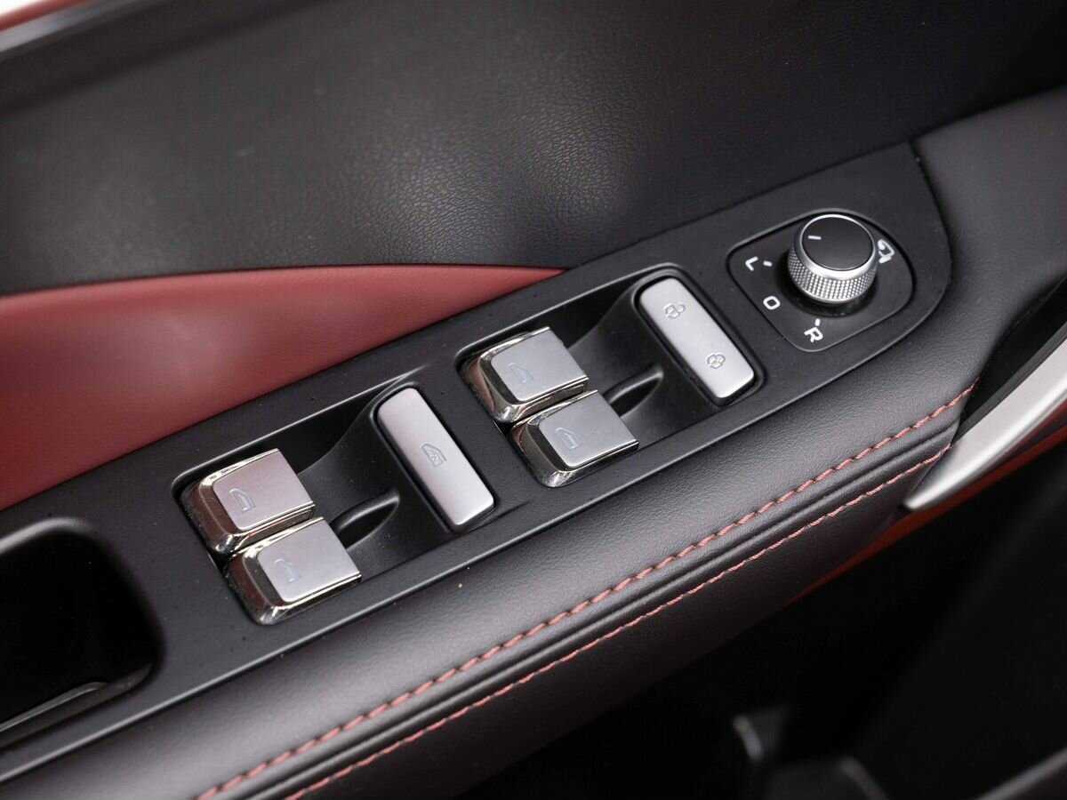 Geely Coolray с пробегом — 2023 год. Фото: #16