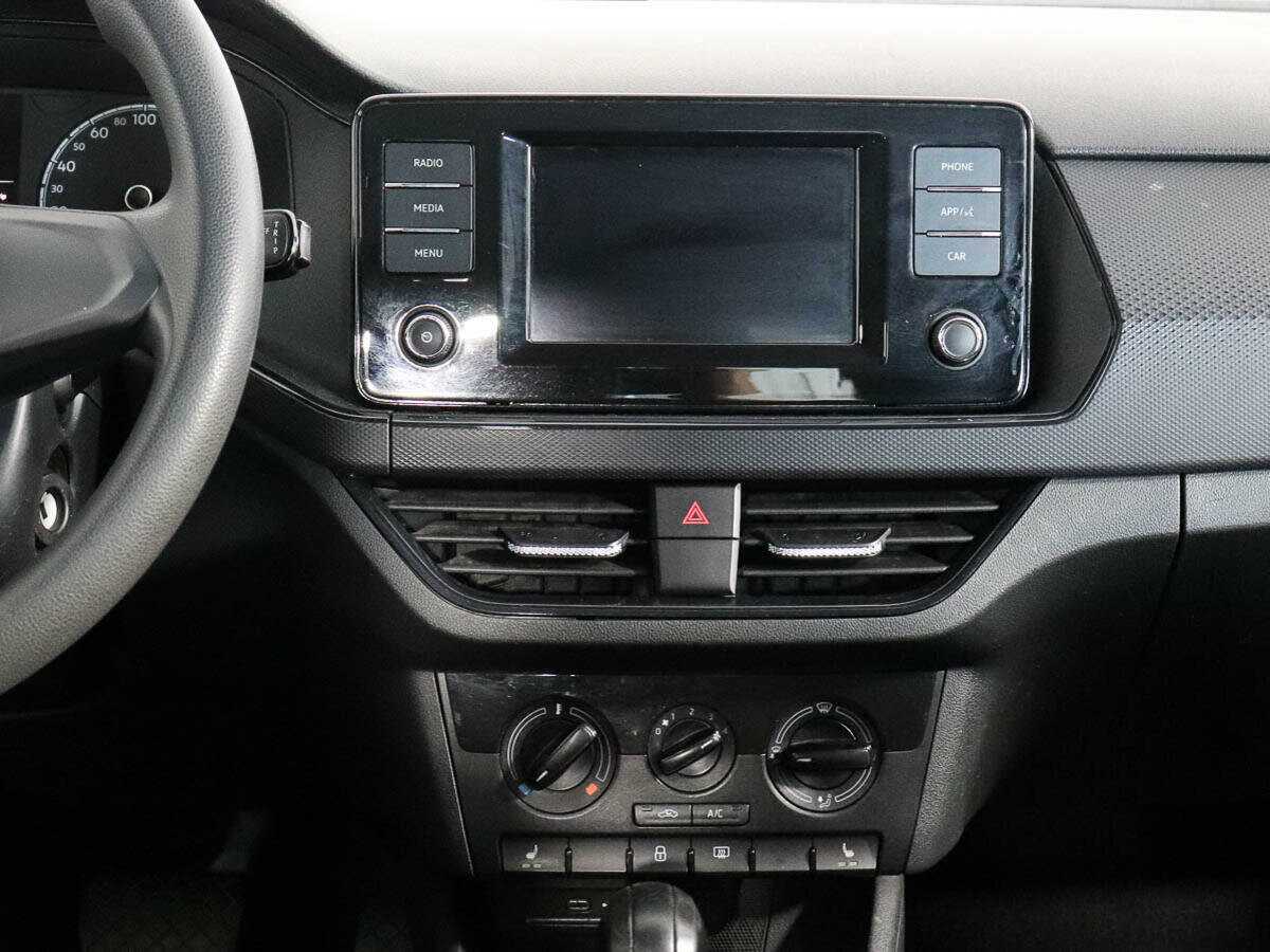 Volkswagen Polo с пробегом — 2020 год. Фото: #11