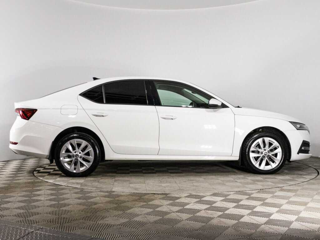Skoda Octavia с пробегом — 2020 год. Фото: #3