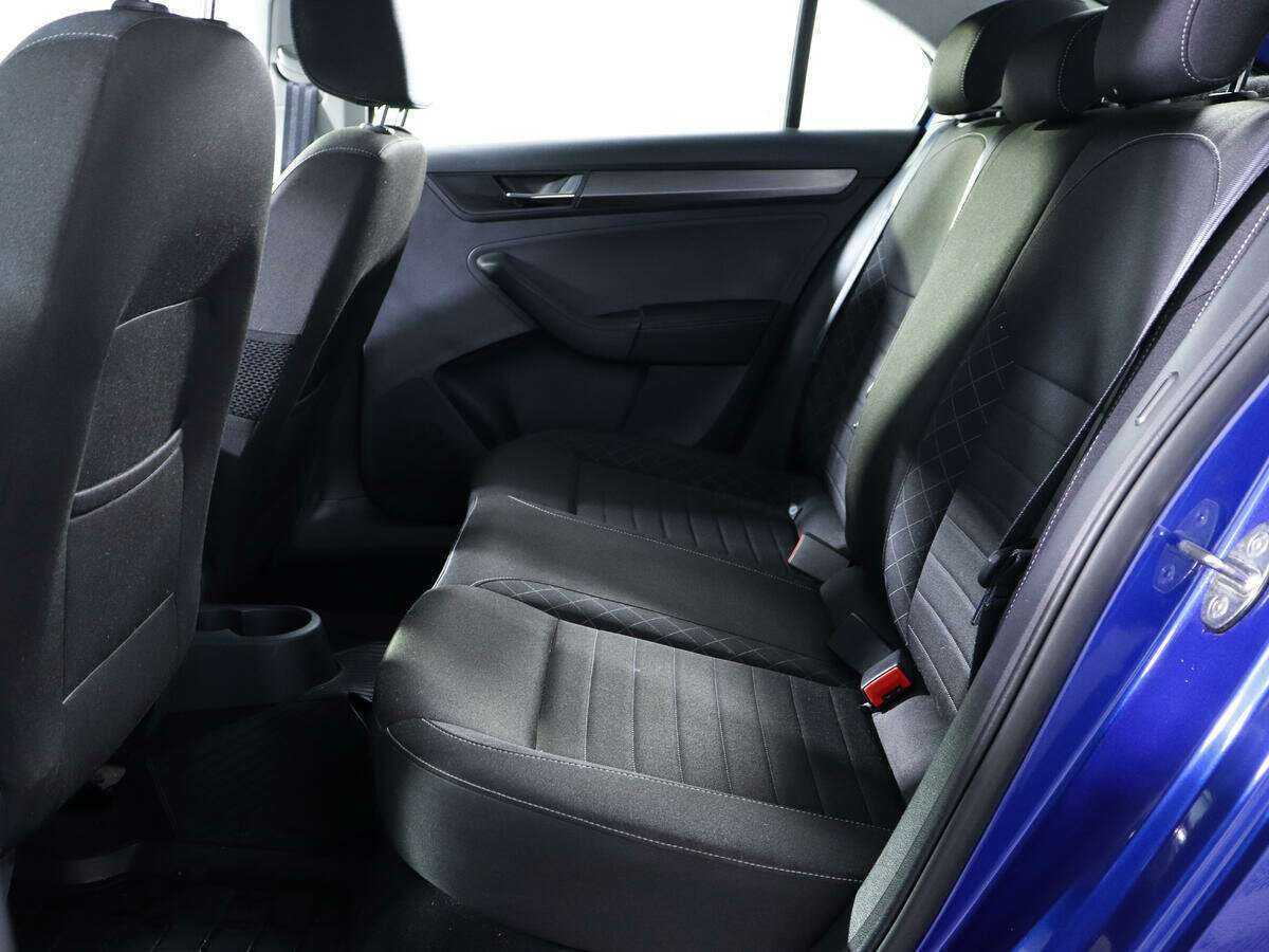 Skoda Rapid с пробегом — 2017 год. Фото: #7