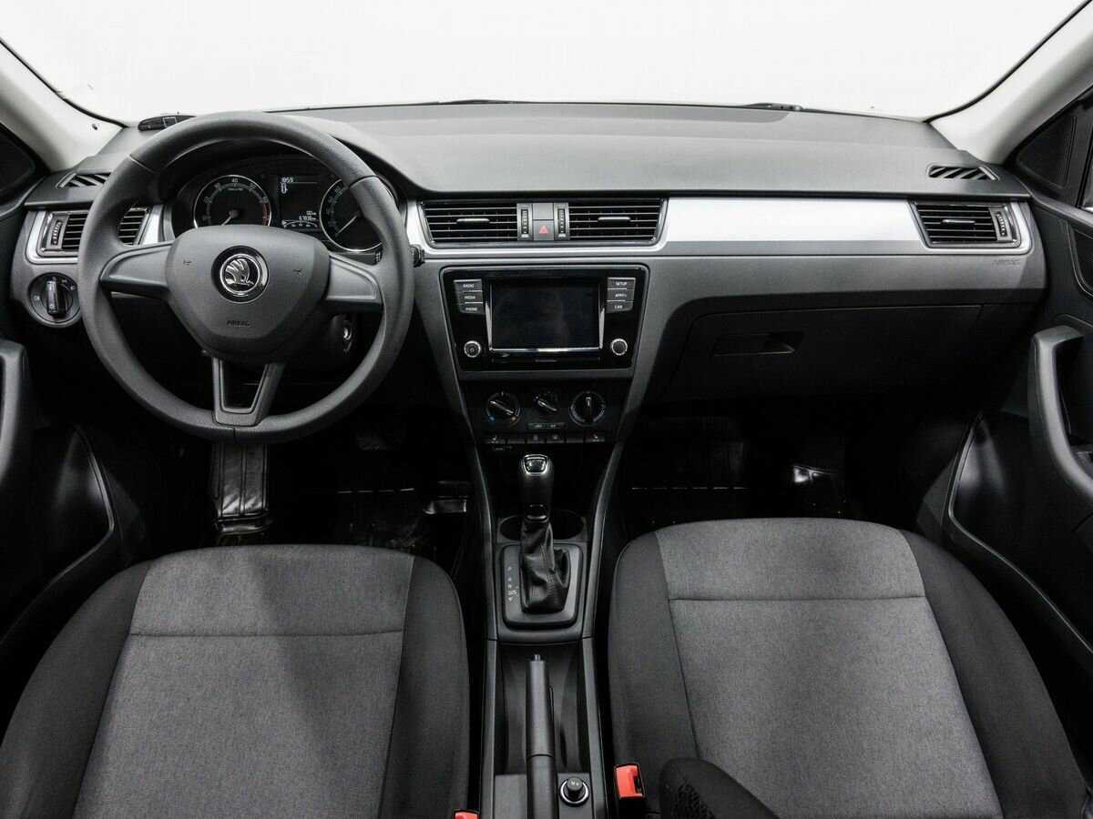 Skoda Rapid с пробегом — 2019 год. Фото: #10