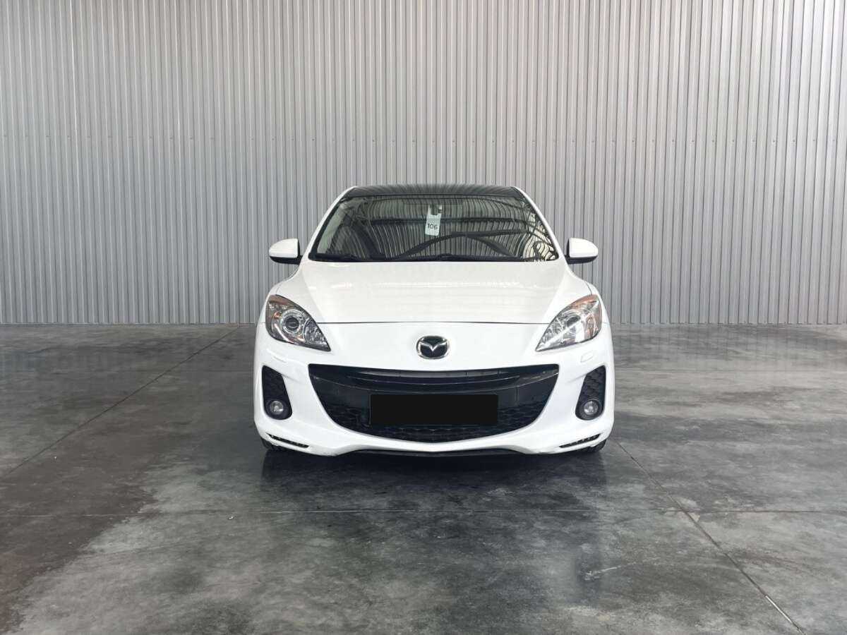 Mazda 3 с пробегом — 2012 год. Фото: #1