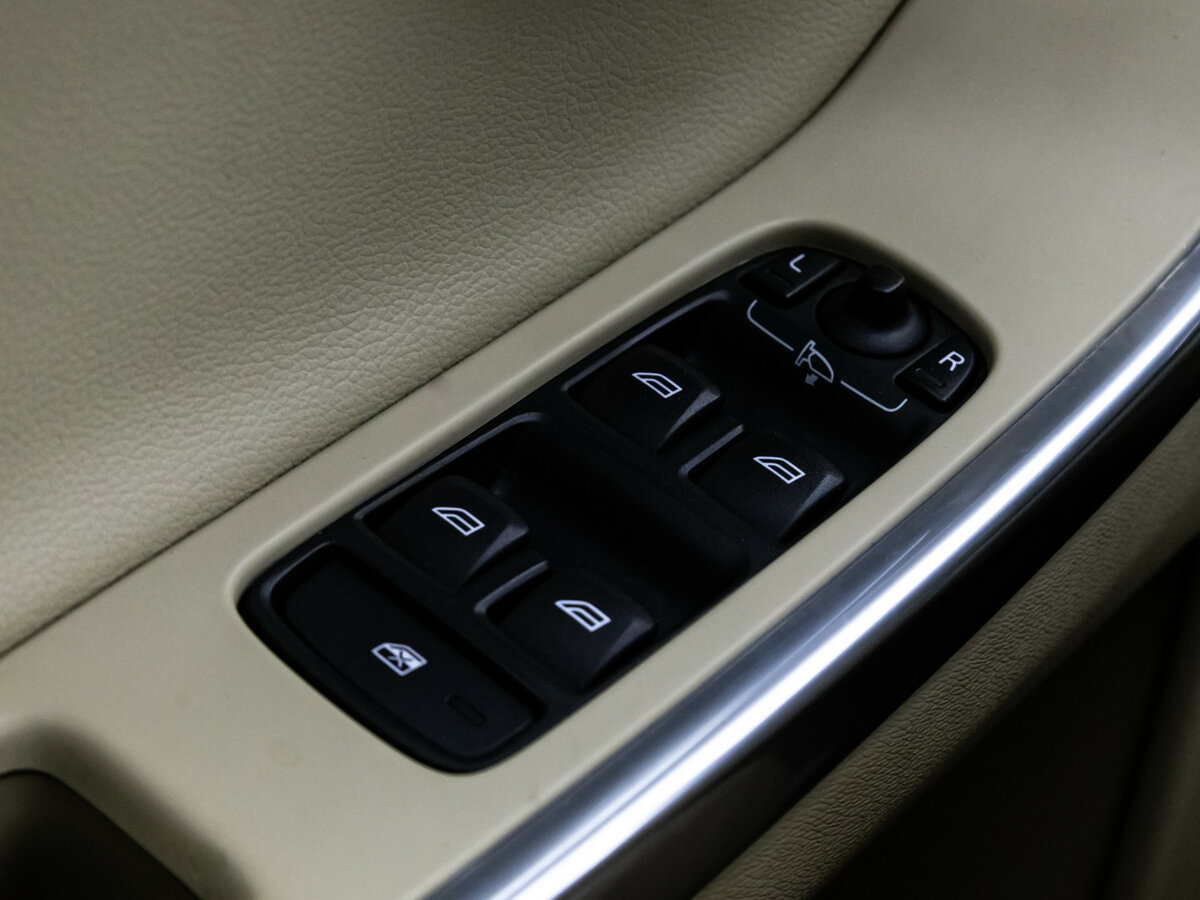 Volvo XC60 с пробегом — 2014 год. Фото: #12