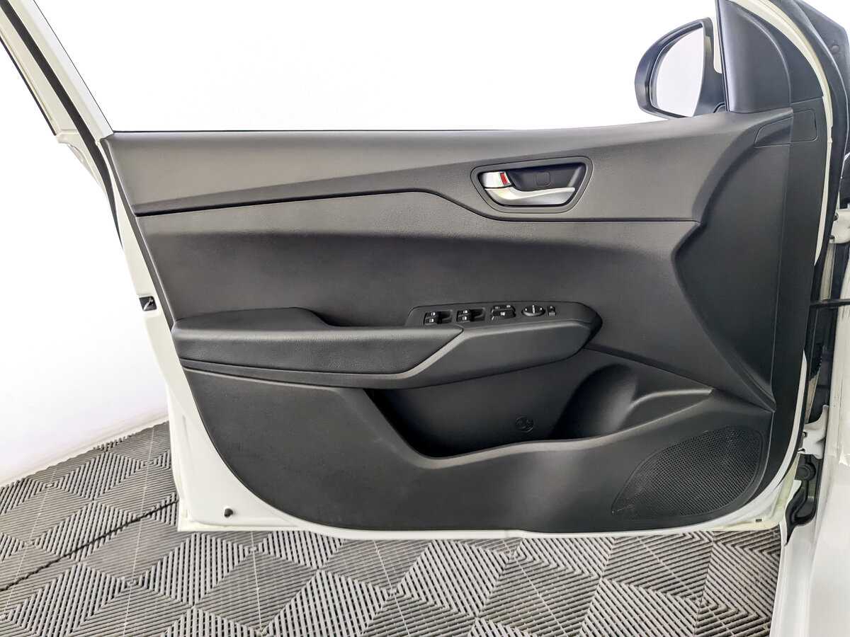 Hyundai Solaris с пробегом — 2020 год. Фото: #13