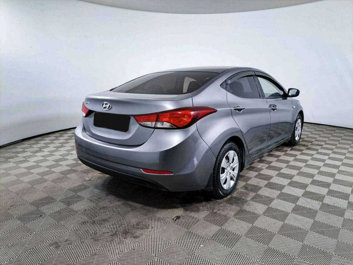 Hyundai Elantra с пробегом — 2015 год. Фото: #4