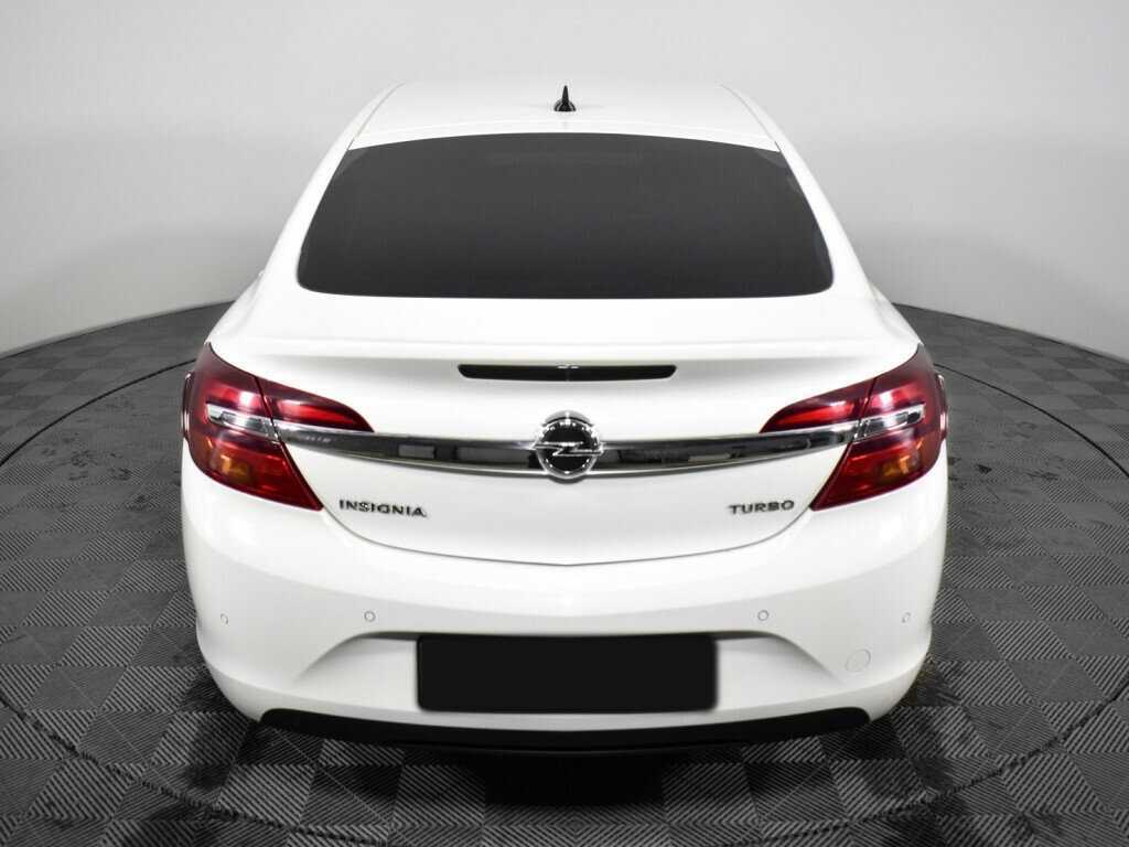 Opel Insignia с пробегом — 2014 год. Фото: #9