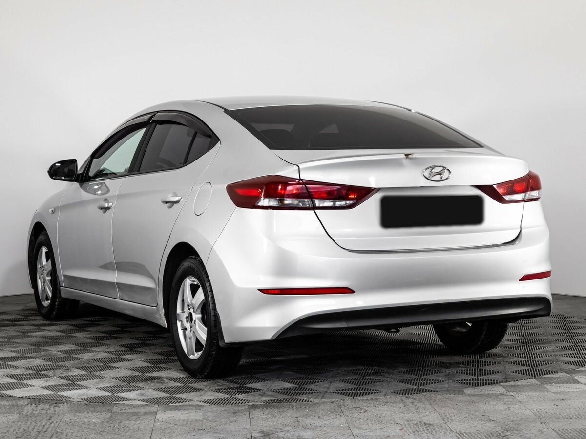 Hyundai Elantra с пробегом — 2016 год. Фото: #5
